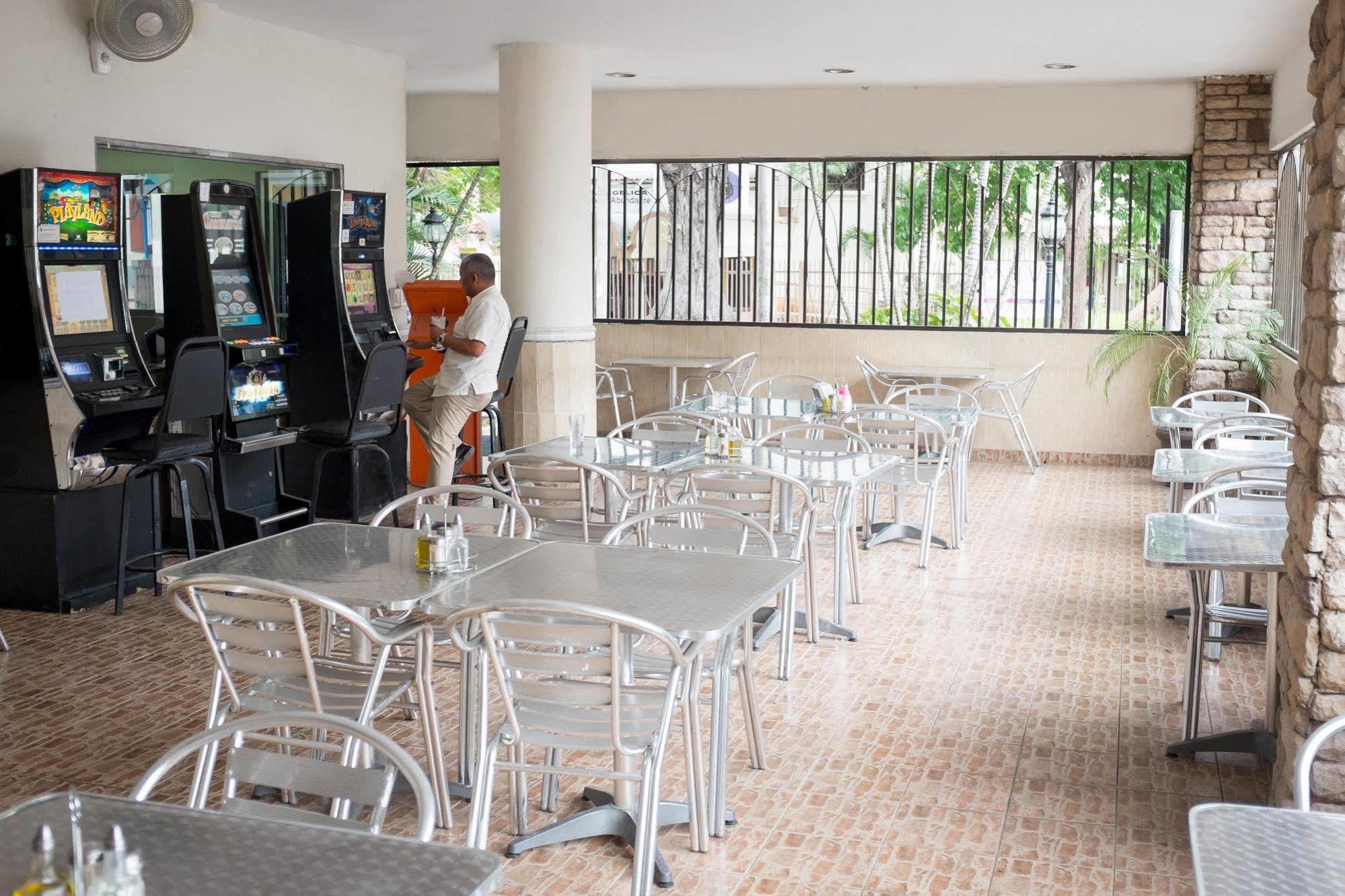 Hotel Latino 3*