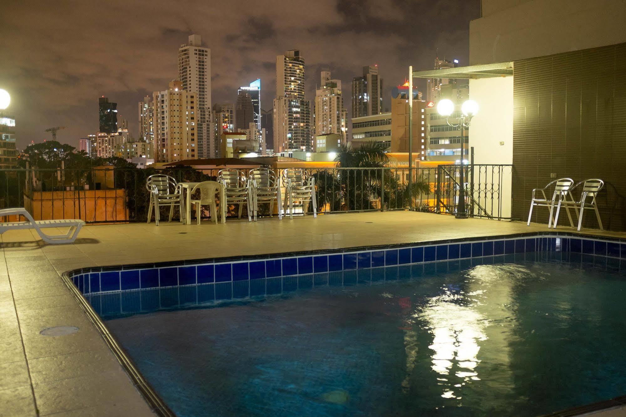 Latino 3* Panama City